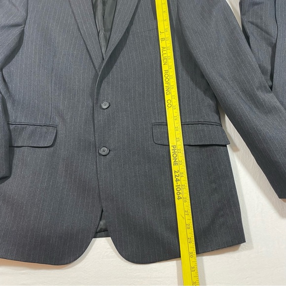 Kenneth Cole Reaction Pinstripe Suit 2 piece suit Straight leg pants sz … - Picture 15 of 16